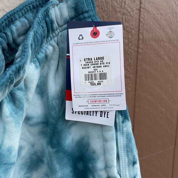 Champion NWT Short - Picture 2 of 3